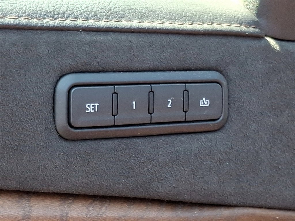 2020 Cadillac Escalade ESV Premium Luxury photo 22