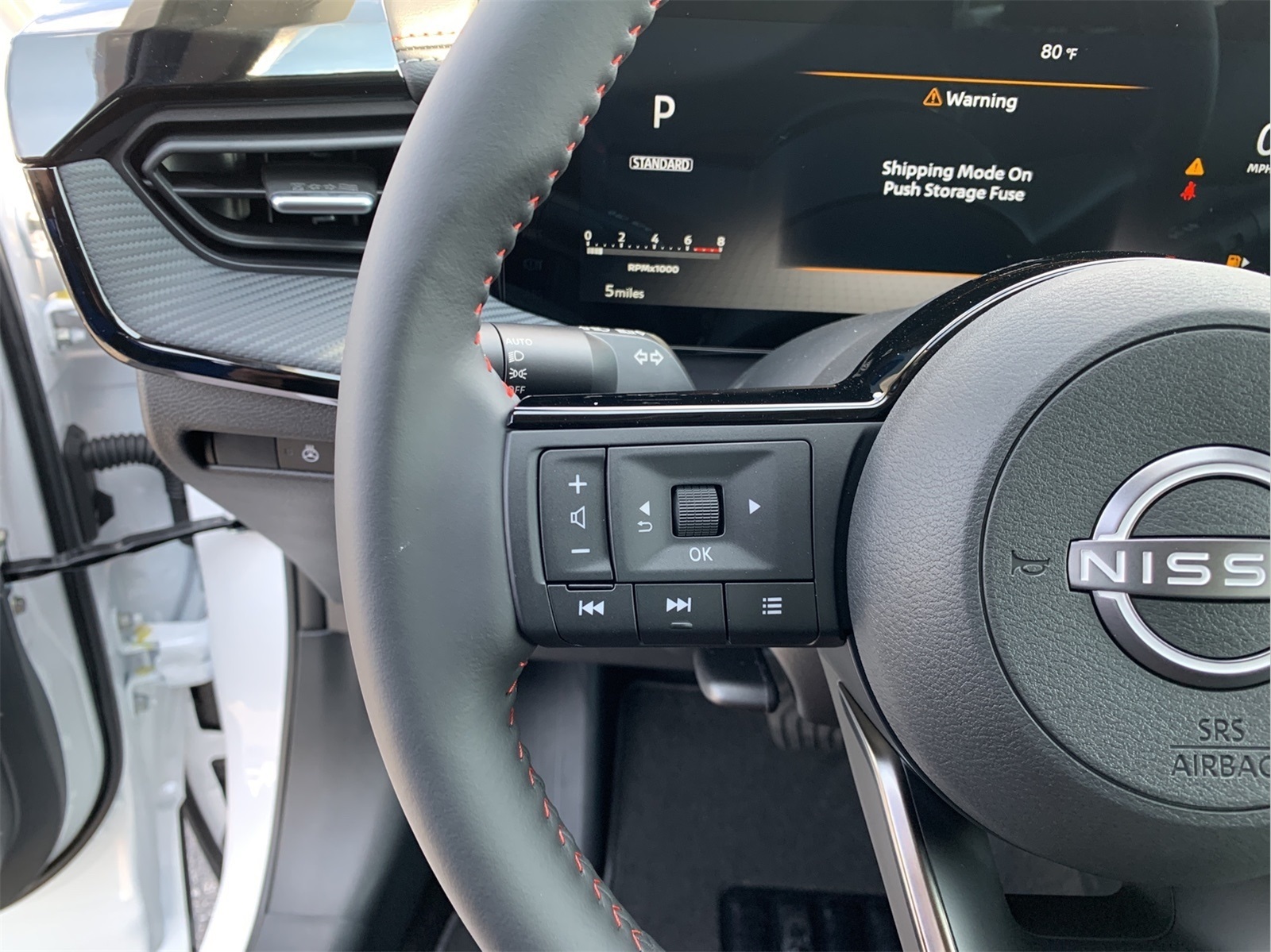 2025 Nissan Kicks SR photo 11