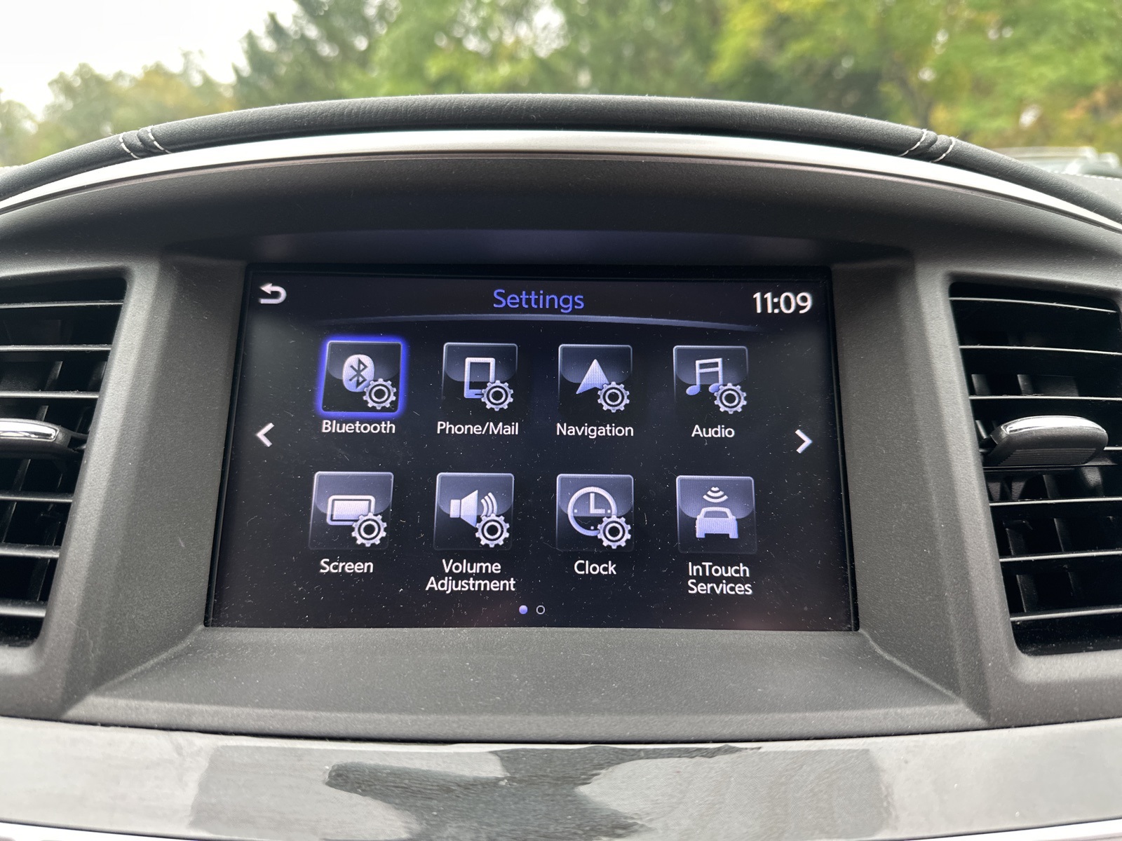 2019 Infiniti QX60 Luxe photo 9