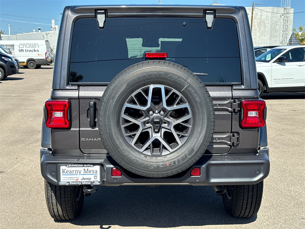 2025 Jeep Wrangler Sahara photo 12