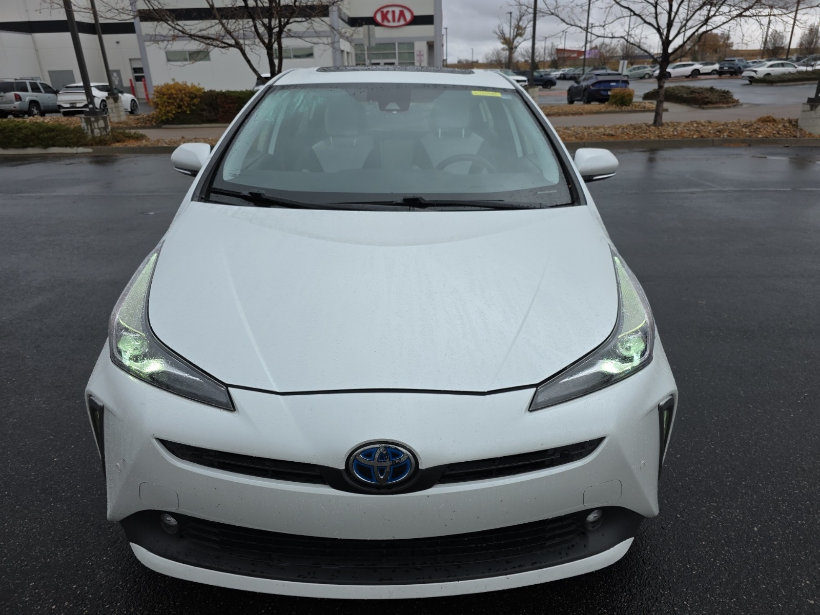 2022 Toyota Prius L Eco photo 3