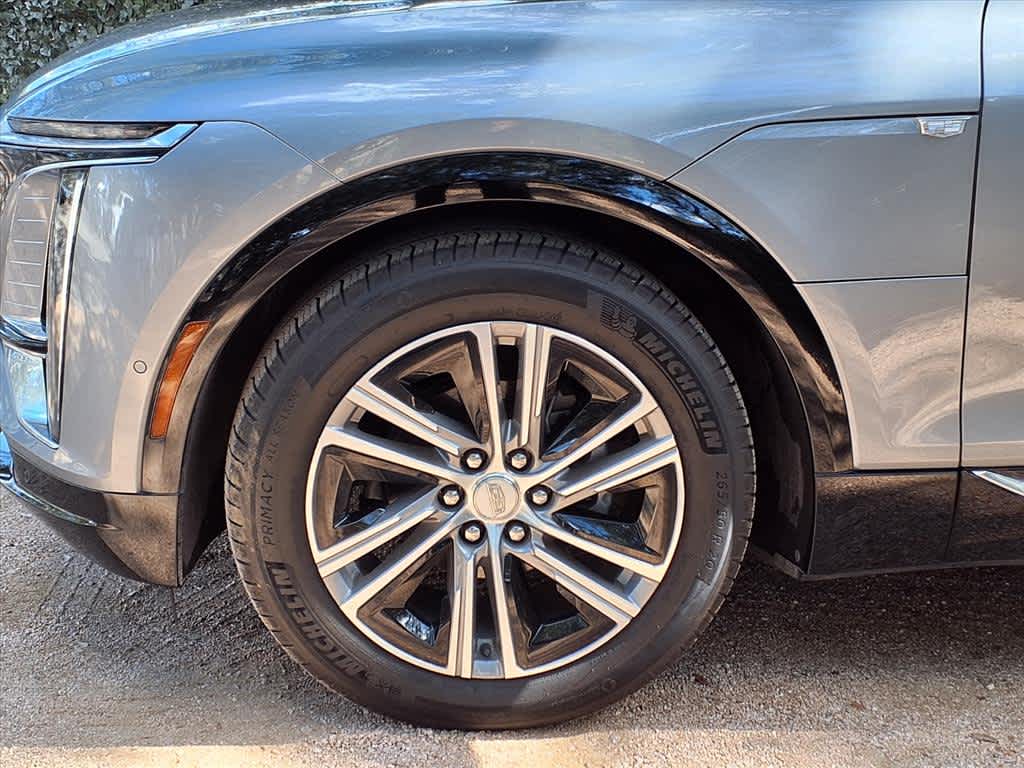 2024 Cadillac Lyriq Luxury photo 8