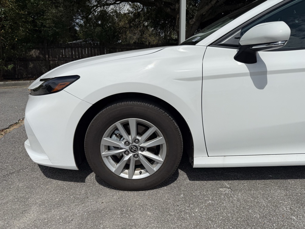 2025 Toyota Camry photo 10