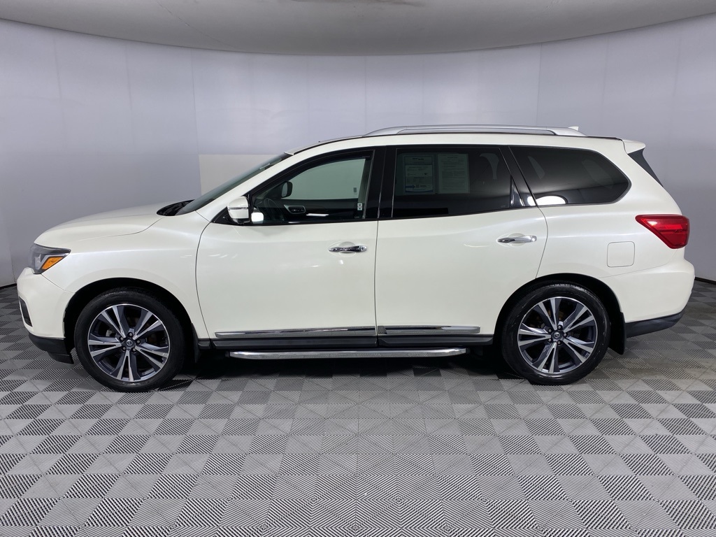 2020 Nissan Pathfinder Platinum photo 2