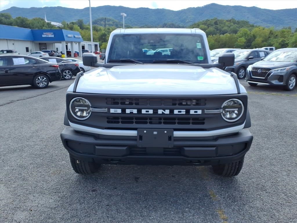2025 Ford Bronco Base photo 8