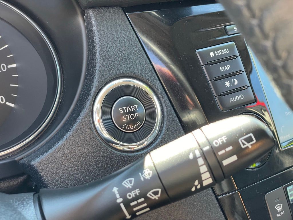2019 Nissan Rogue SL photo 16