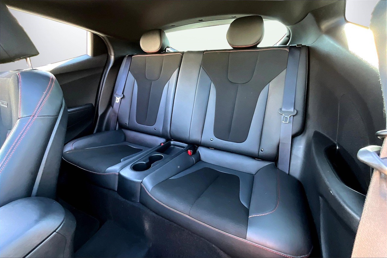 2019 Hyundai Veloster 2.0L Premium photo 20