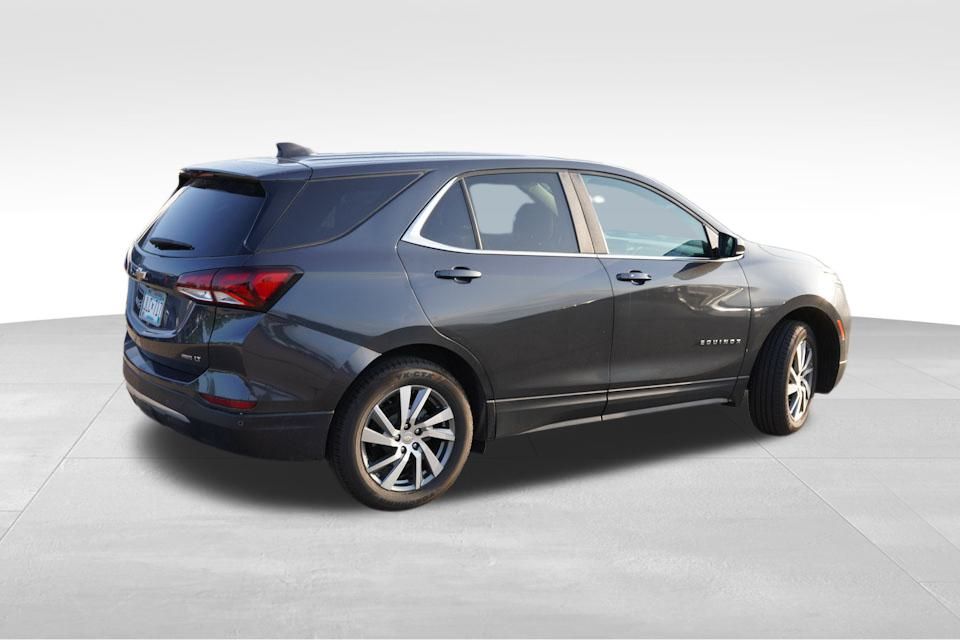 2023 Chevrolet Equinox LT photo 3