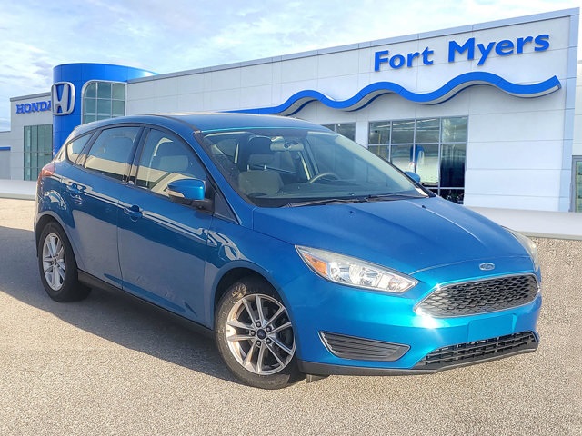 2015 Ford Focus SE's photo