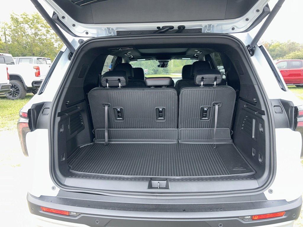 2026 Chevrolet Traverse Z71 photo 3