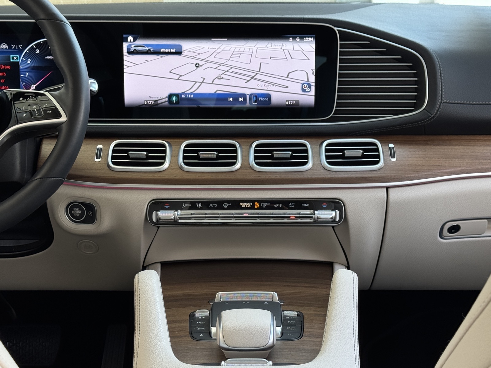 2024 Mercedes Benz GLS 450 4MATIC photo 4