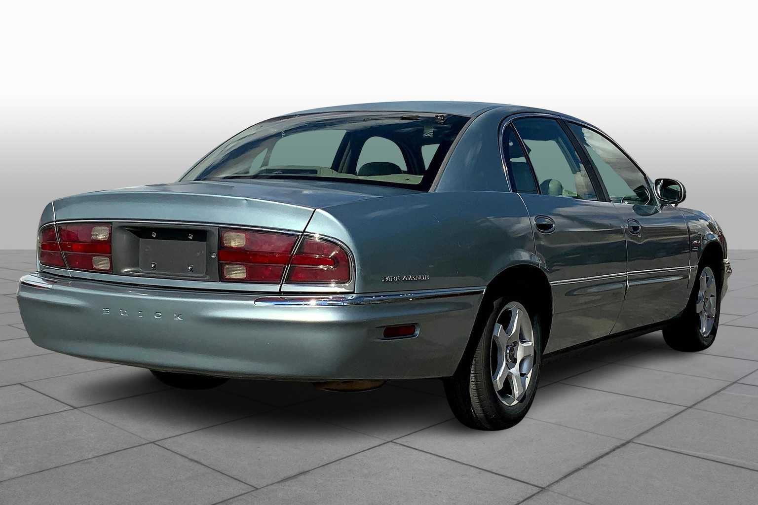 2004 Buick Park Avenue photo 11