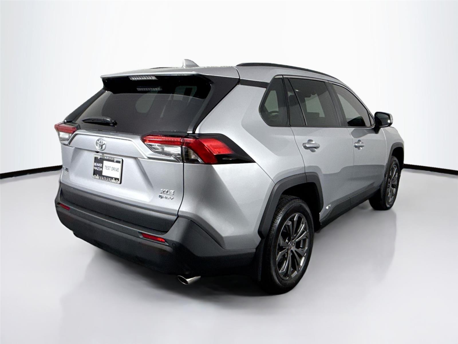 2025 Toyota RAV4 Hybrid XLE Premium photo 3