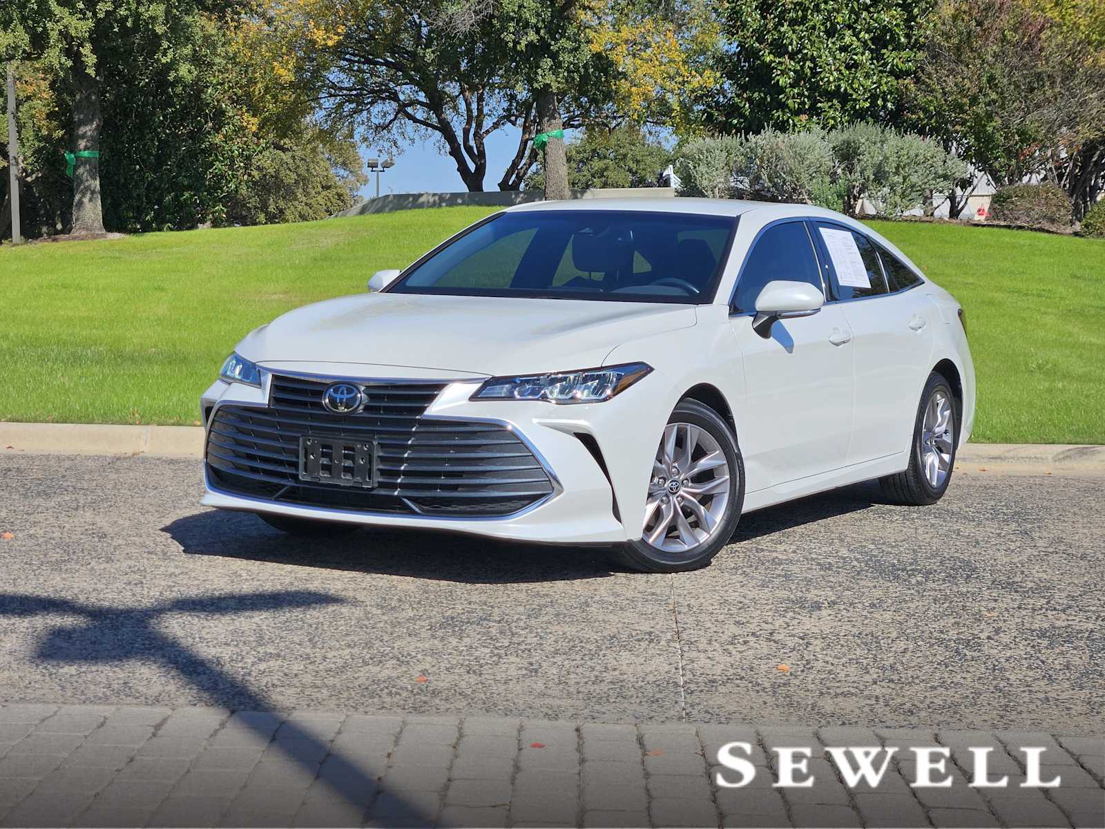 2020 Toyota Avalon XLE's photo