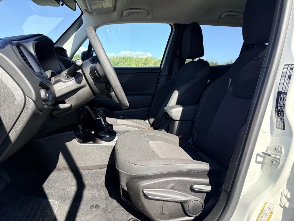 2023 Jeep Renegade Latitude photo 14