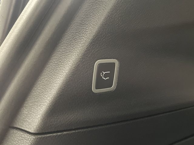 2025 Chrysler Pacifica photo 13