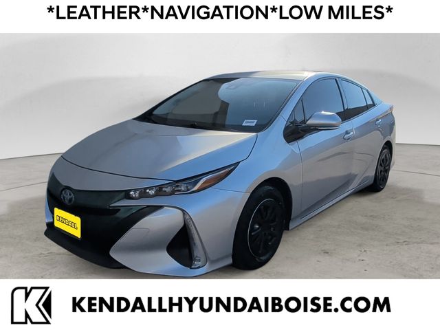 2017 Toyota Prius Prime Premium's photo