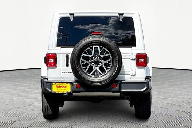 2025 Jeep Wrangler Sahara photo 4