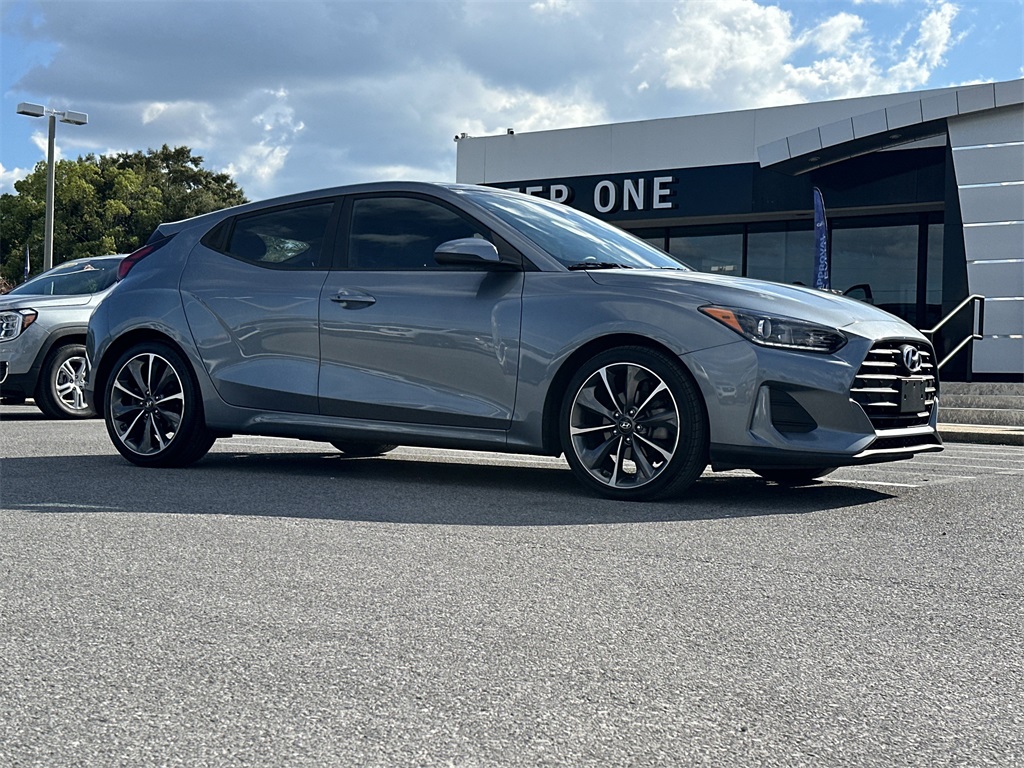 2021 Hyundai Veloster 2.0L Premium photo 9
