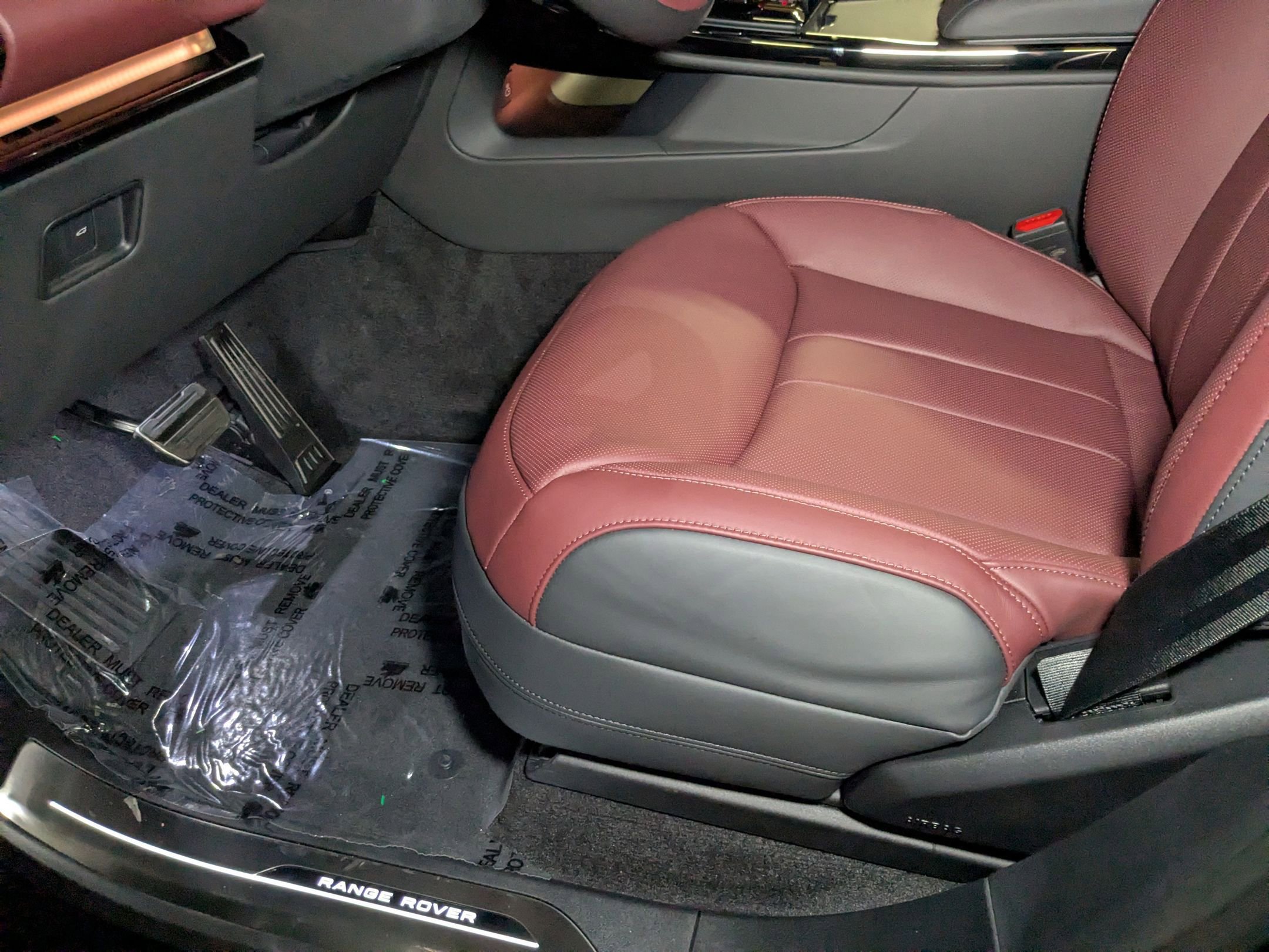 2025 Land Rover Range Rover Sport SE photo 4