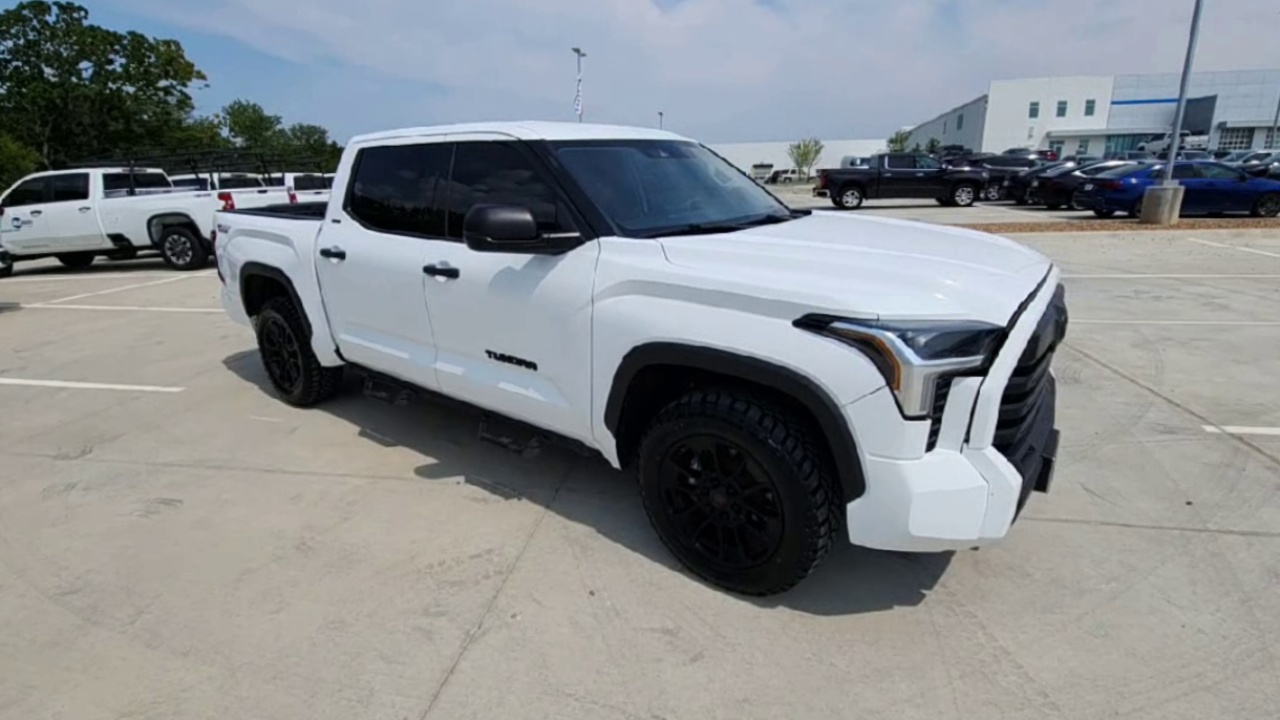 2023 Toyota Tundra SR5 photo 27