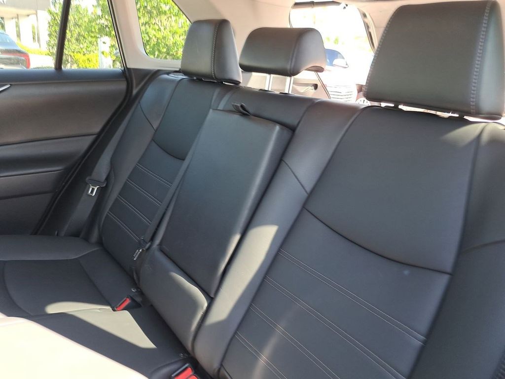 2022 Toyota RAV4 Hybrid XLE Premium photo 14