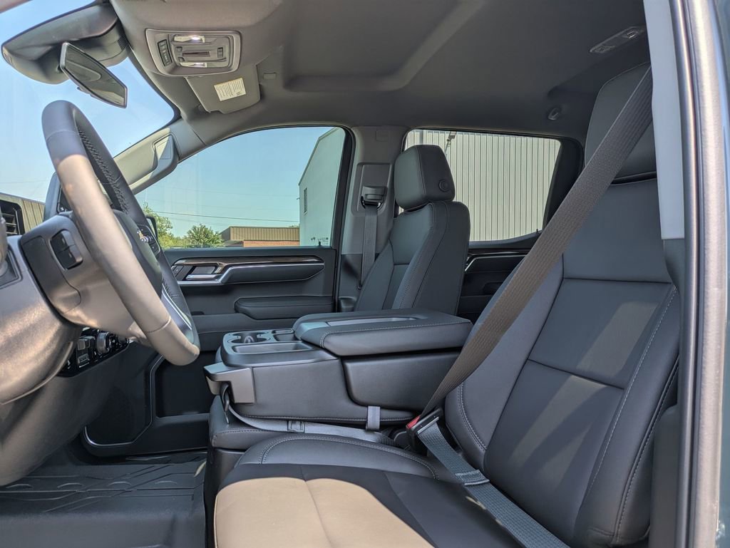 2025 Chevrolet Silverado 1500 LT photo 11