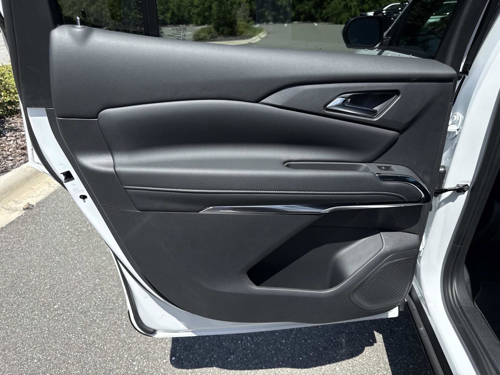 2026 Chevrolet Traverse photo 9
