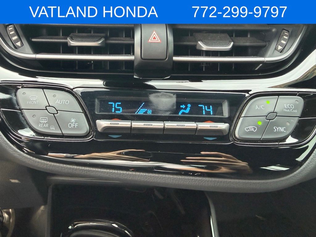 2020 Toyota C-HR XLE photo 20
