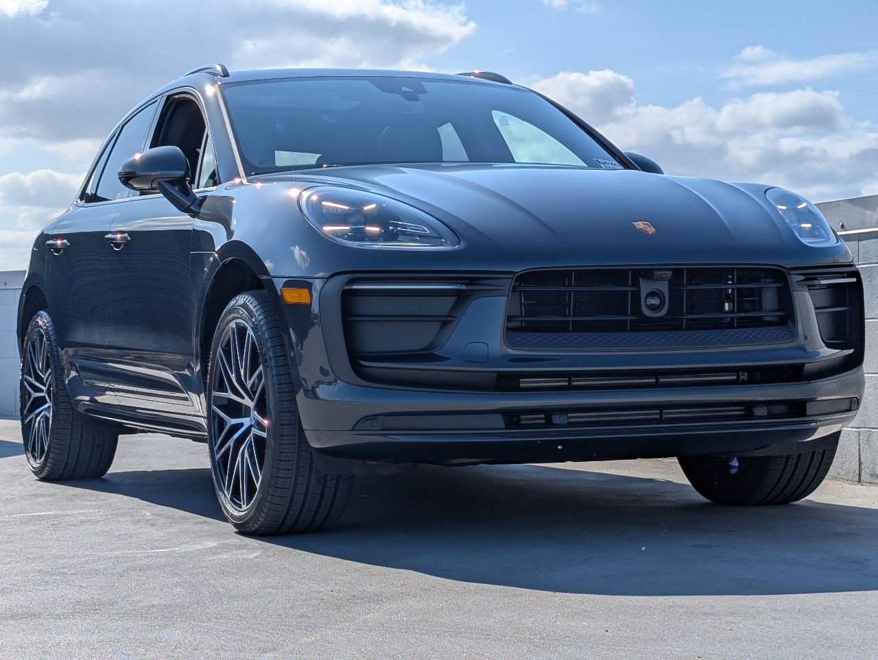 2026 Porsche Macan T photo 23