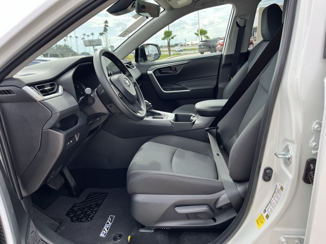 2025 Toyota RAV4 LE photo 11