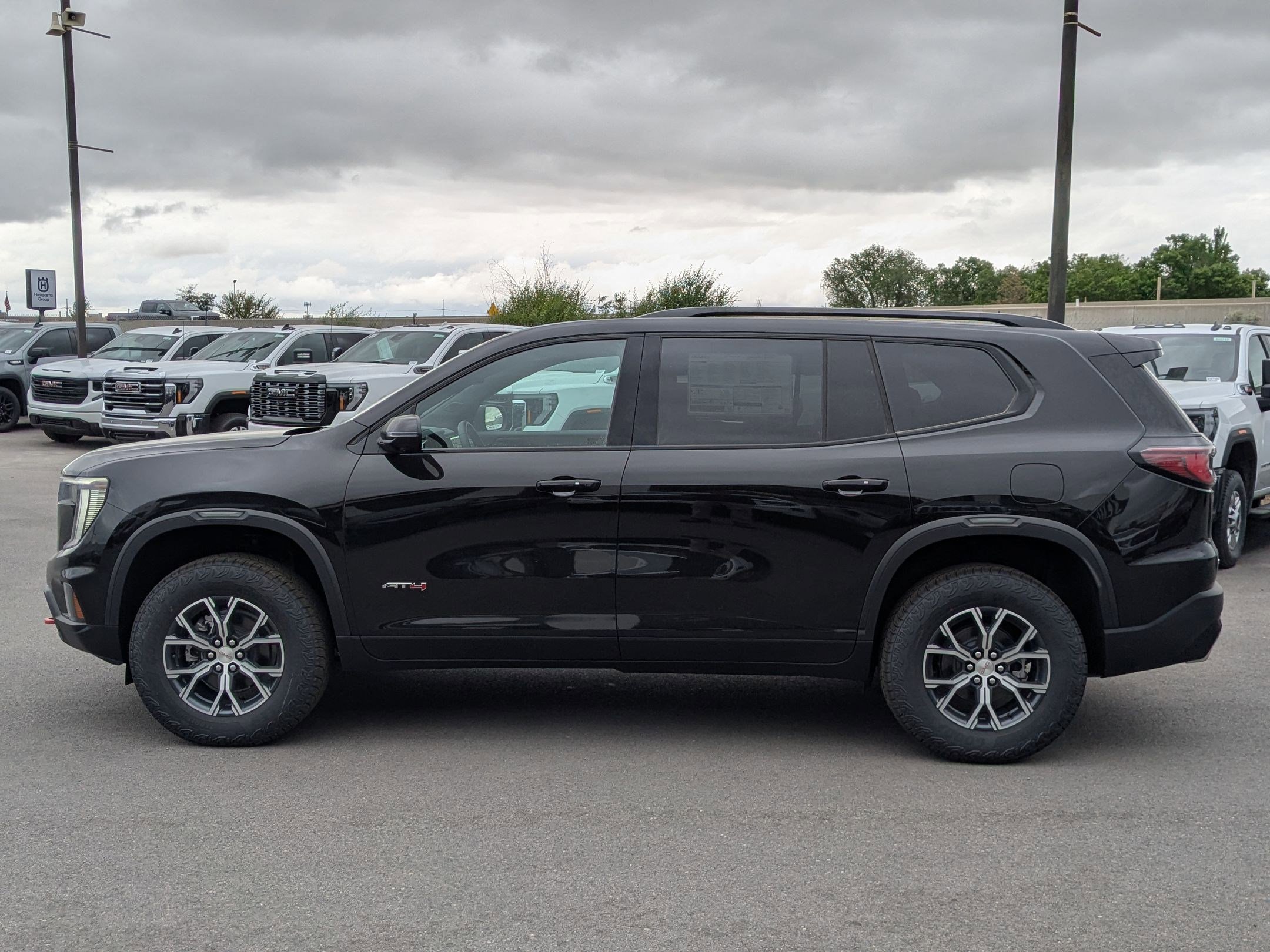 2025 Gmc Acadia AT4 photo 2