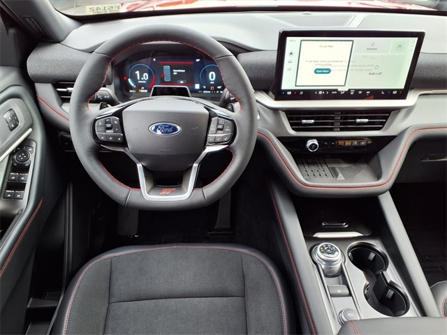 2025 Ford Explorer ST photo 4