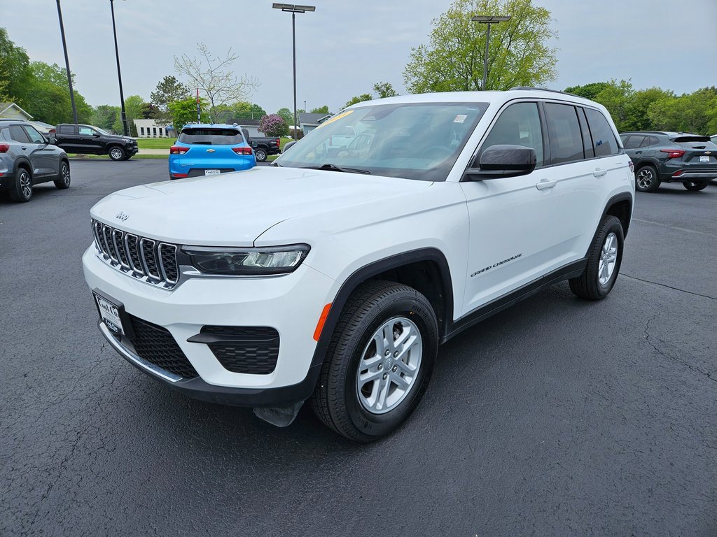 2023 Jeep Grand Cherokee Laredo photo 5