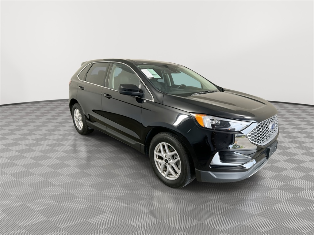 2024 Ford Edge SEL photo 2