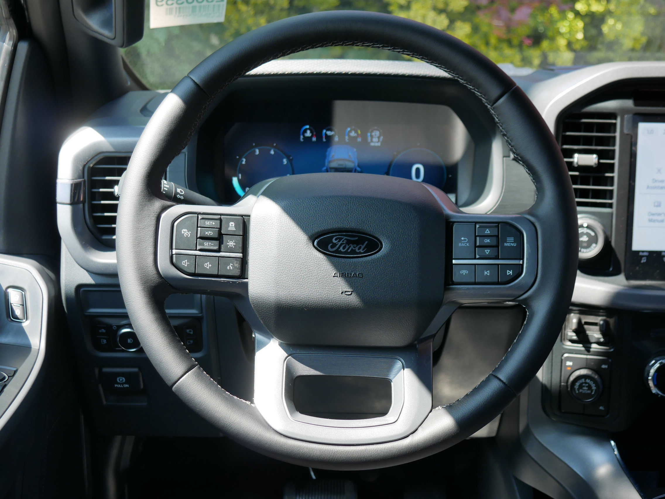 2025 Ford F-150 XLT photo 5