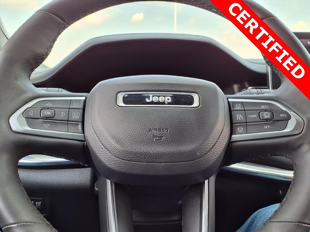 2023 Jeep Compass Limited photo 23