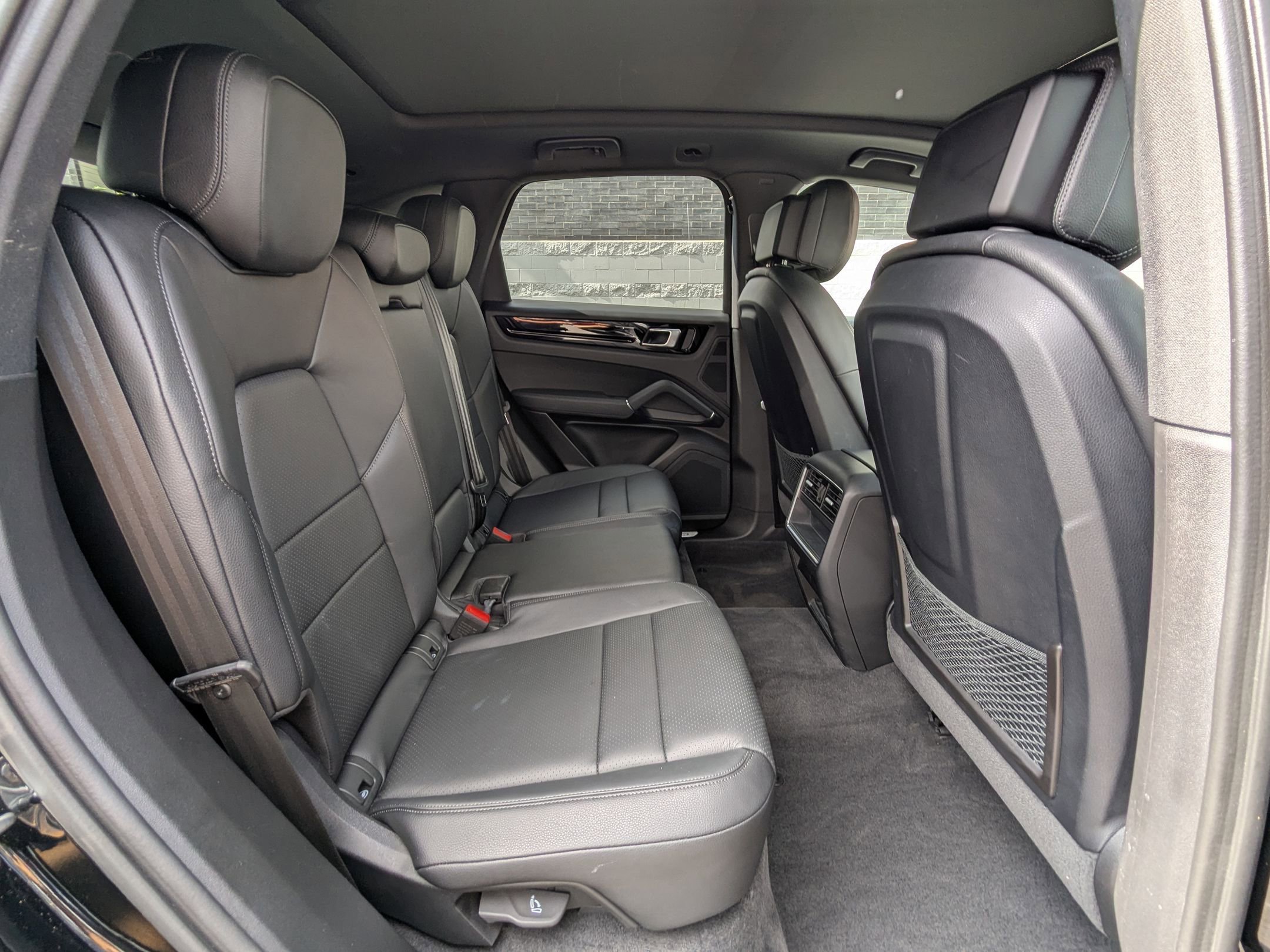 2023 Porsche Cayenne Platinum Edition photo 21