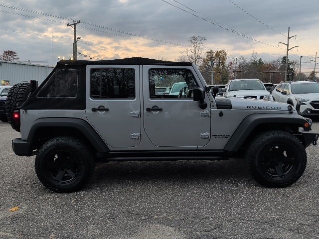 2015 Jeep Wrangler Unlimited Rubicon photo 4