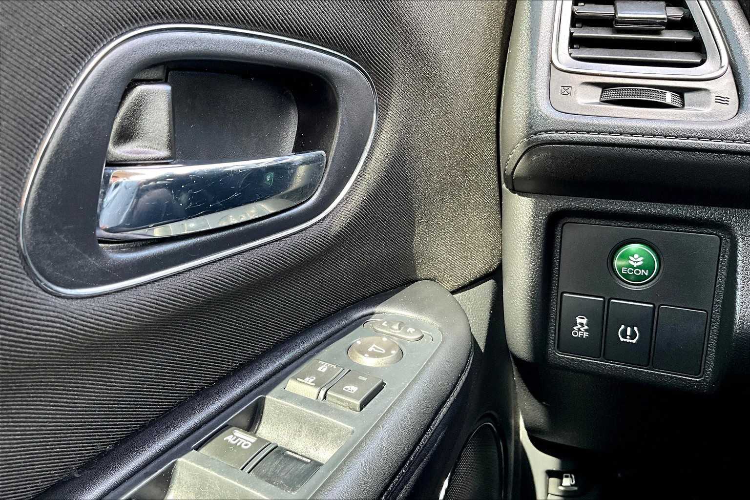 2018 Honda HR-V EX photo 31