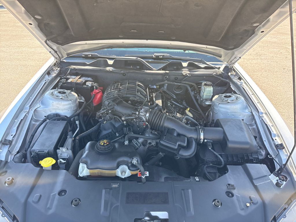2014 Ford Mustang V6 Premium photo 22