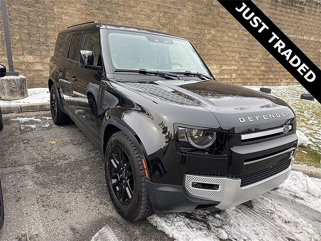 2024 Land Rover Defender S's photo