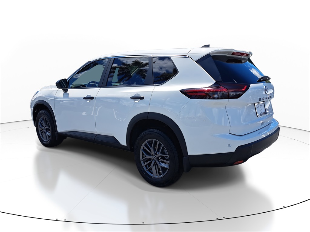 2026 Nissan Rogue S photo 5