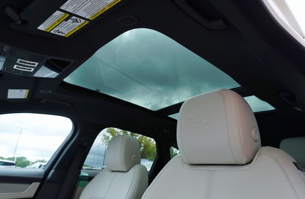 2026 JAGUAR F-PACE - Image 14