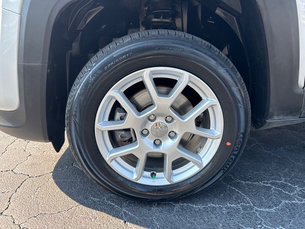 2019 Jeep Renegade Latitude photo 9