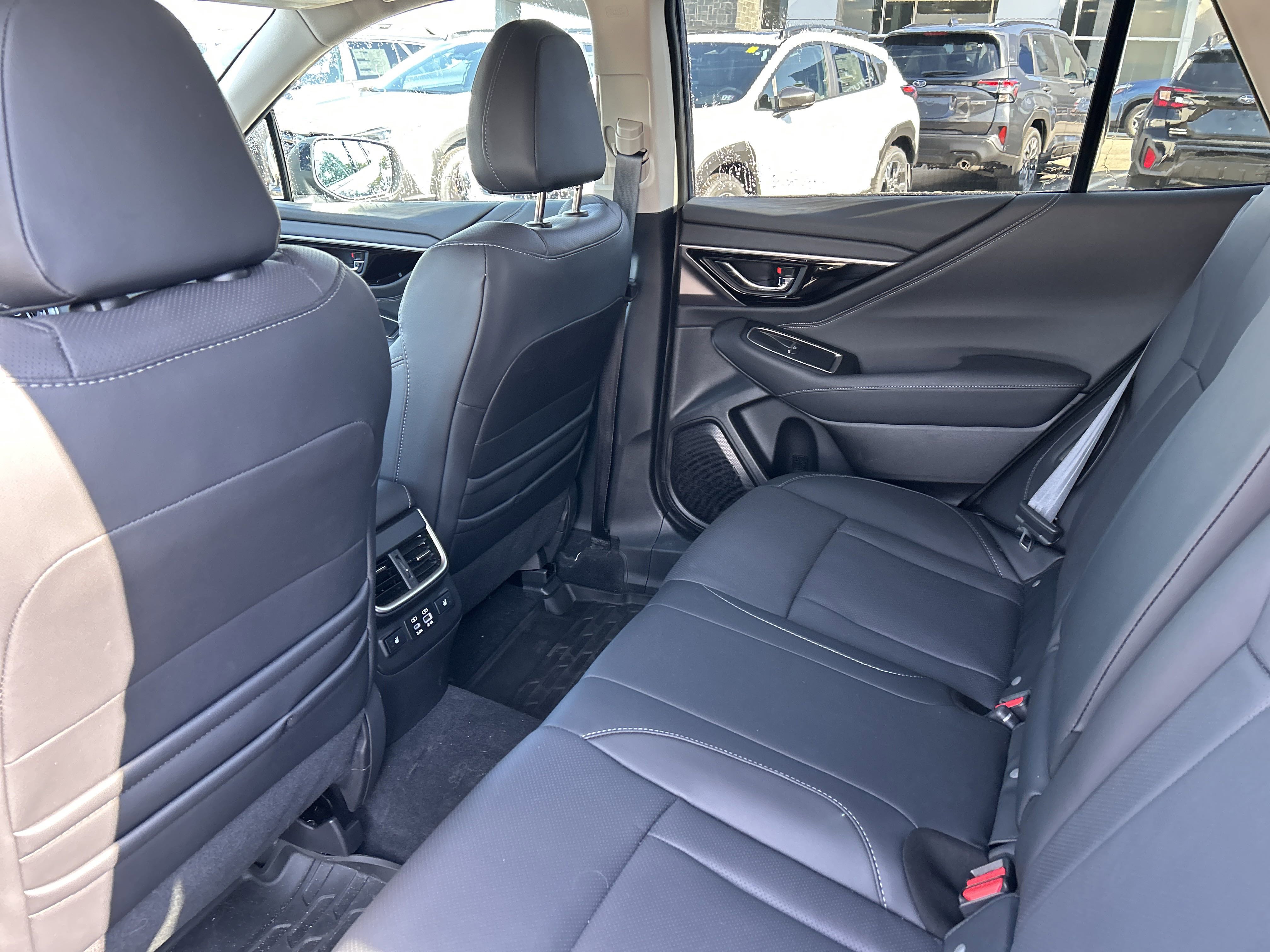 2025 Subaru Outback Limited XT photo 2