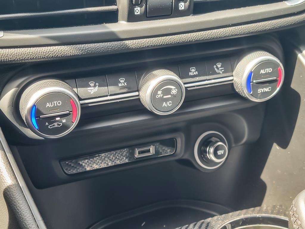 2024 Alfa Romeo Giulia Quadrifoglio photo 15