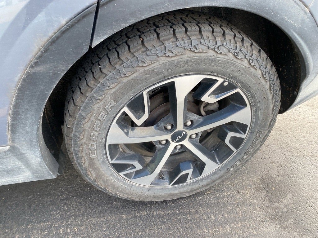 2023 Kia Sportage EX photo 3