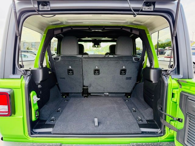 2025 Jeep Wrangler Willys photo 28
