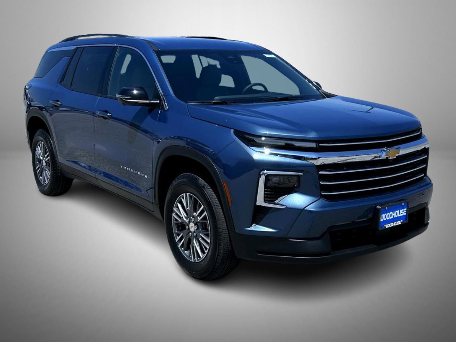 2025 Chevrolet Traverse photo 2